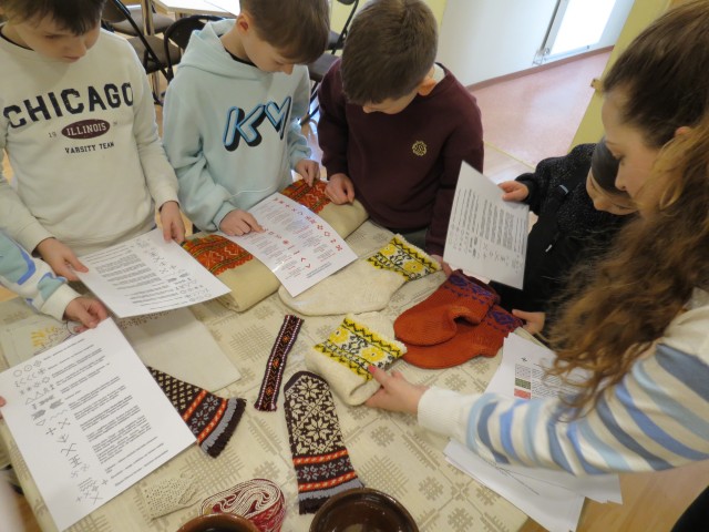 Muzejpedagoģiskā nodarbība "Dzīpariņa stāsts". R. Vancānes foto.